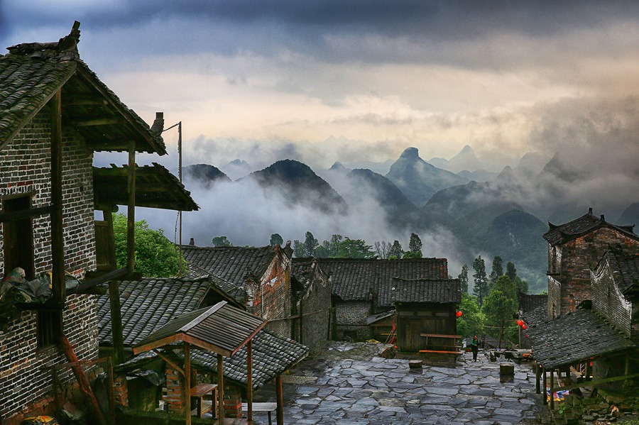 Guilin Tour Red Yao Village