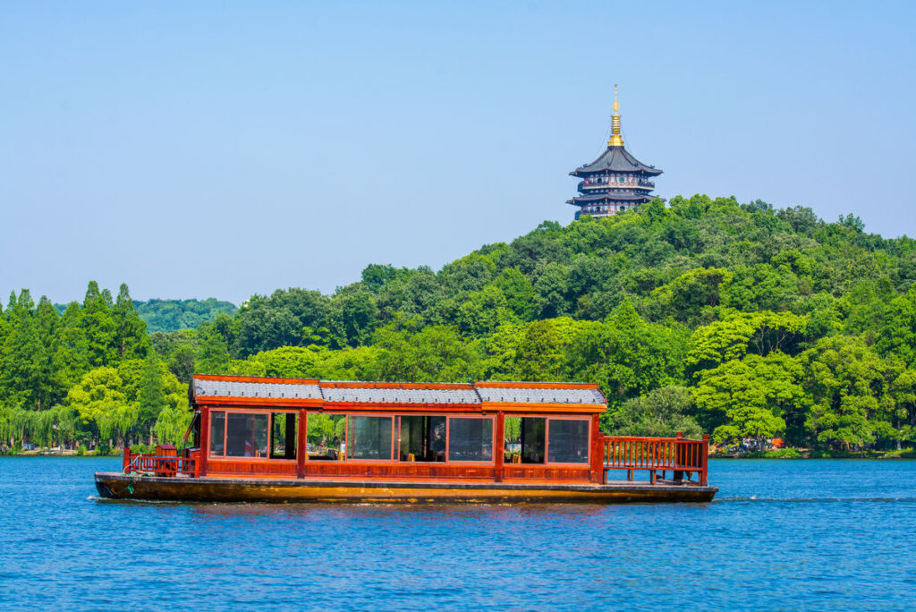 Shanghai Beijing Tour A-Hangzhou West Lake Cruise